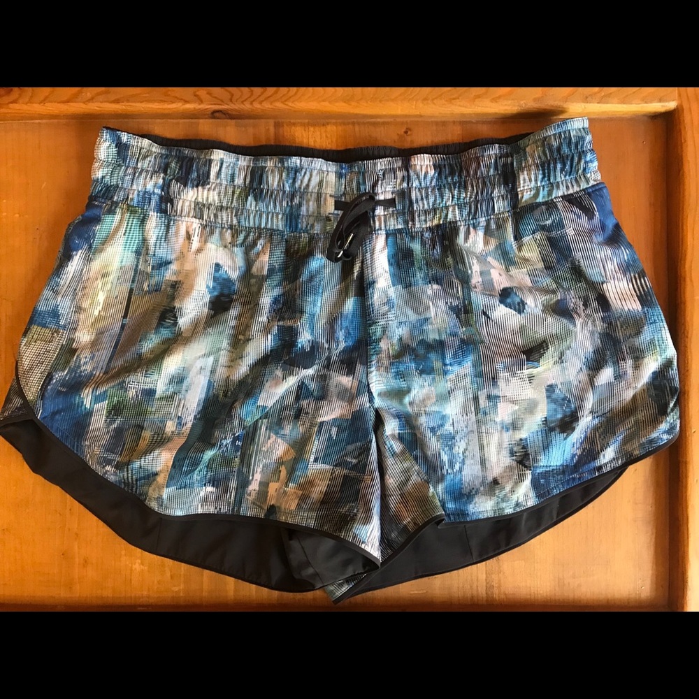 Lululemon choose a side short